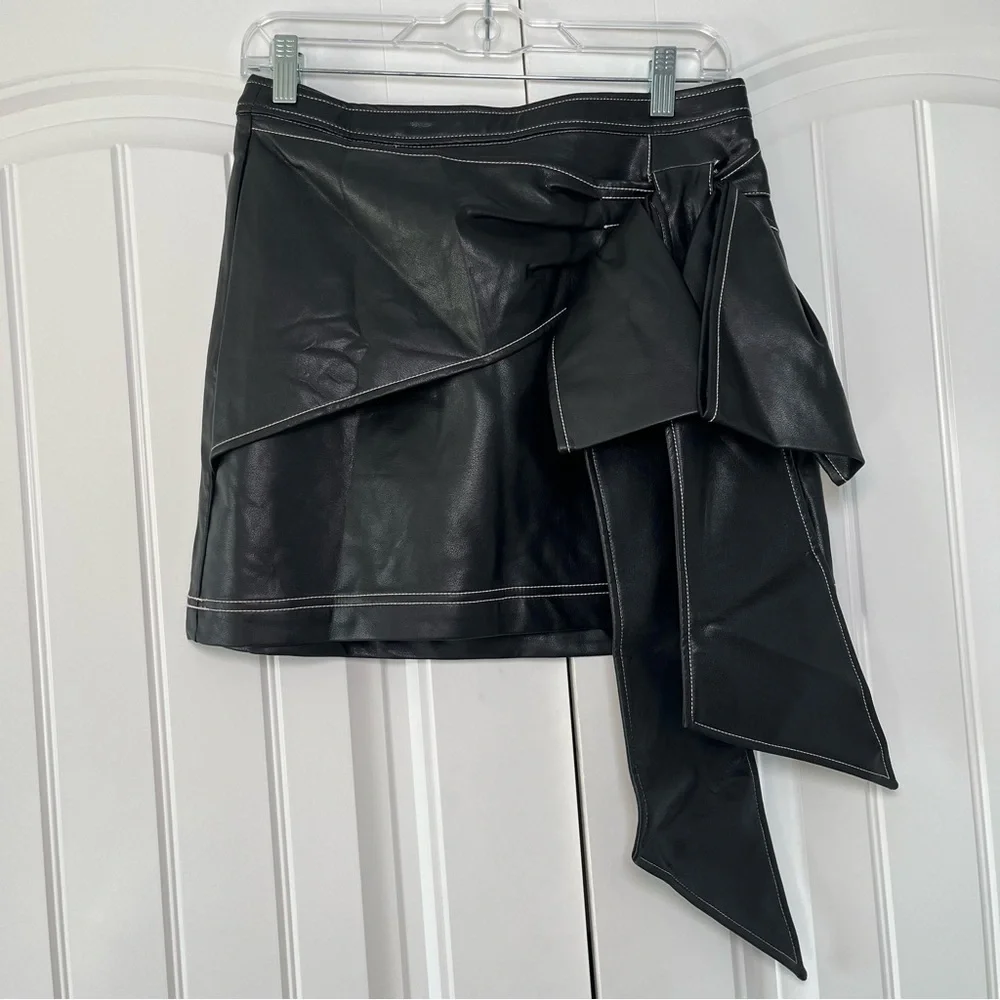 Anthropologie Pilcro Faux-Leather Bow Mini Skirt Size 6 NWT Moto Winter Grunge - Picture 3 of 10